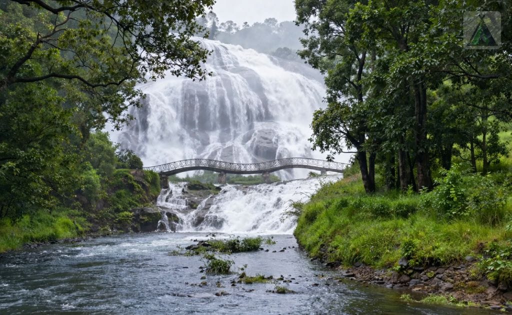 Full view of Umbrella Waterfall in Bhandardara during monsoon season